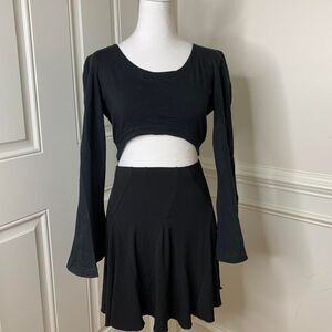 Vintage 90’s black long sleeve top with flared sleeves